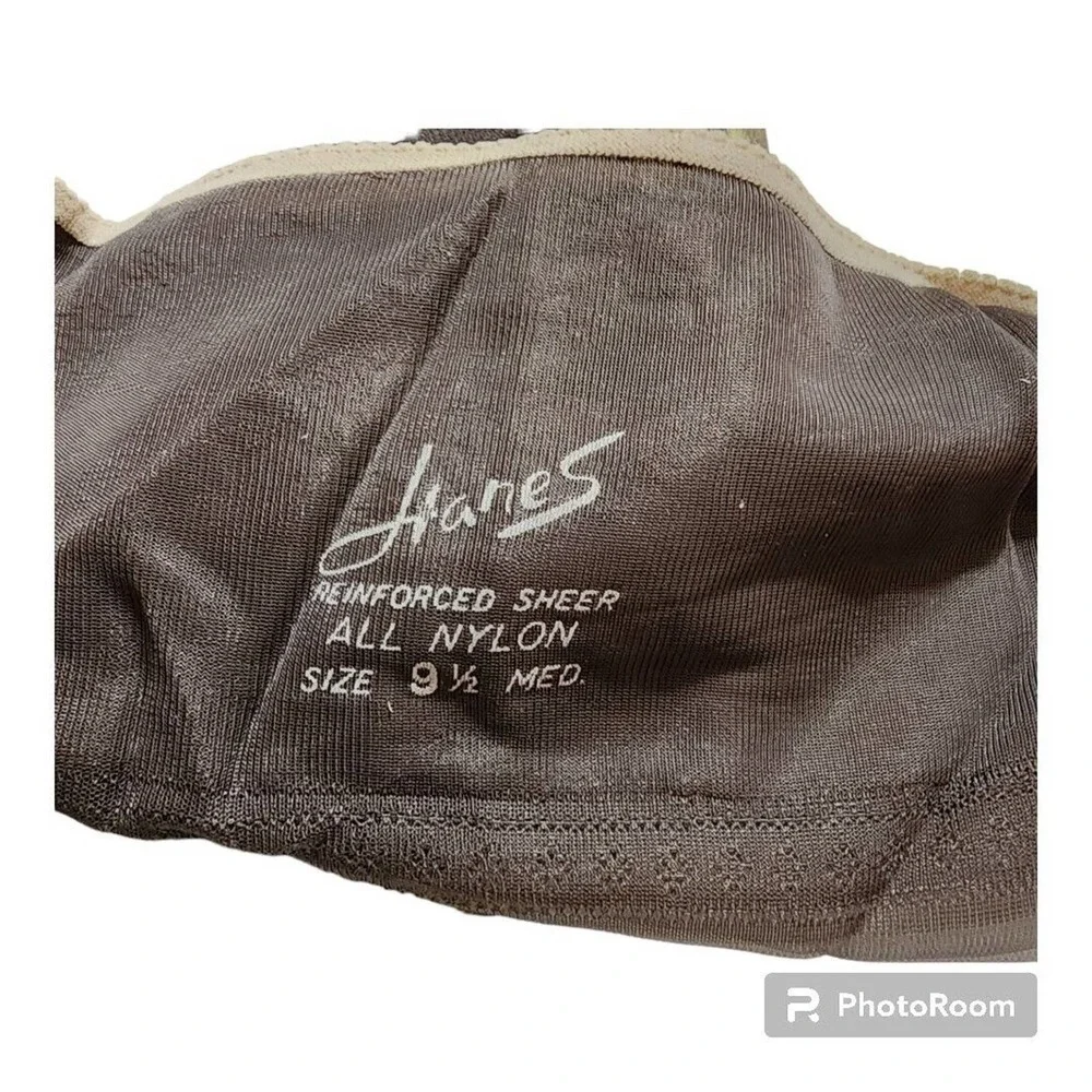 Hanes Stockings 4 Pair Vintage Hosiery Box Cantrese II Size 8.5 9.5 Medium Nylon